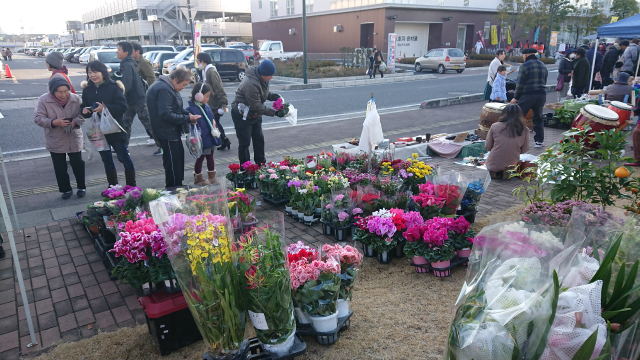 西大寺朝市の様子