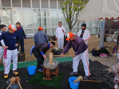 西大寺朝市の様子